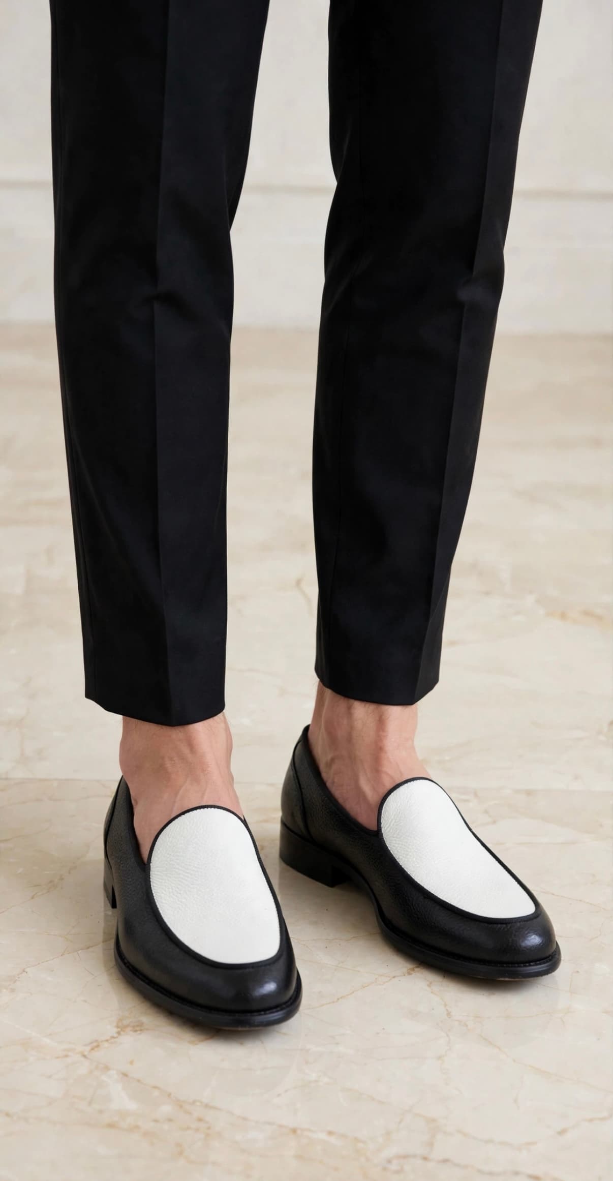 Mocassino Slip - On Bicolore Nero e Bianco - Vista 2