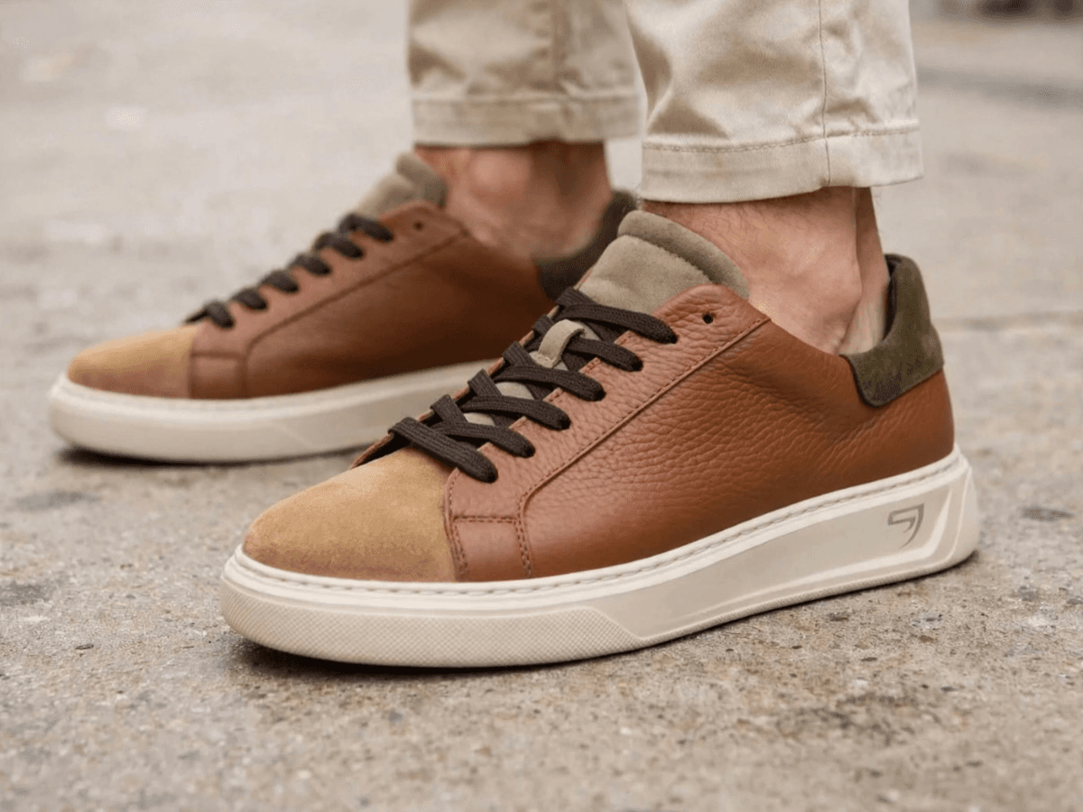 Sneakers in Pelle Effetto Martellato - Vista 2